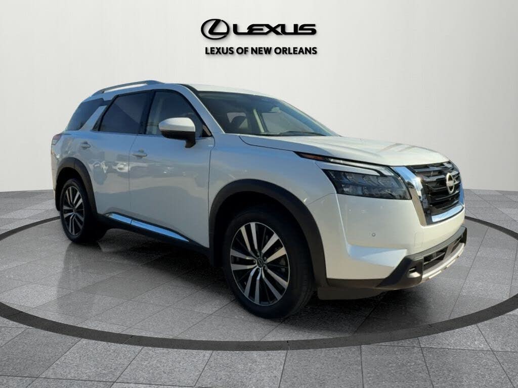 2025 Nissan Pathfinder Platinum FWD