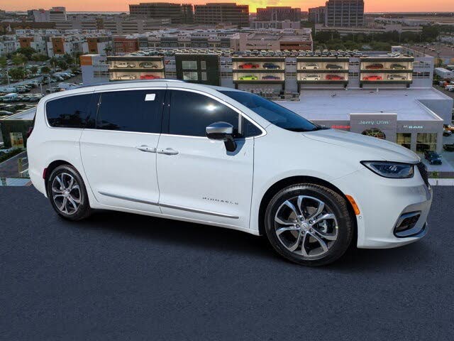 2026 Chrysler Pacifica Pinnacle FWD