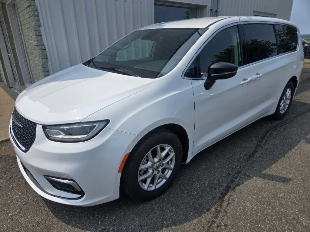 2024 Chrysler Pacifica Touring L FWD