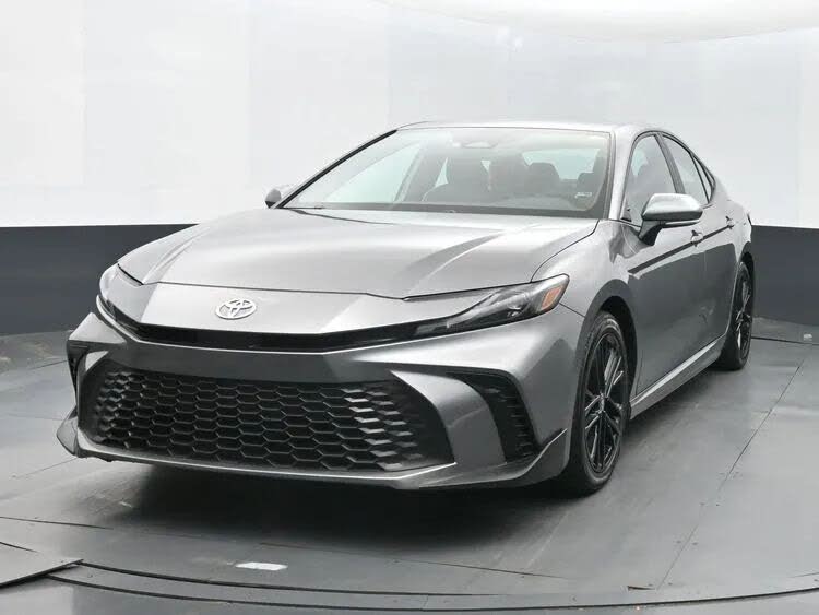 2025 Toyota Camry SE FWD
