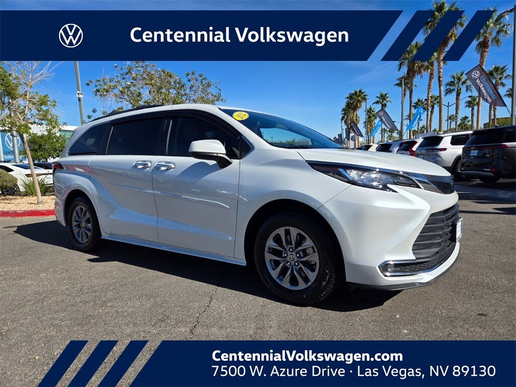 2022 Toyota Sienna XLE 7-Passenger FWD