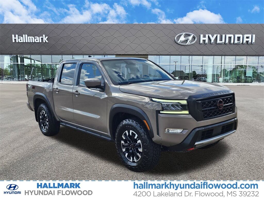 2023 Nissan Frontier PRO-4X Crew Cab 4WD