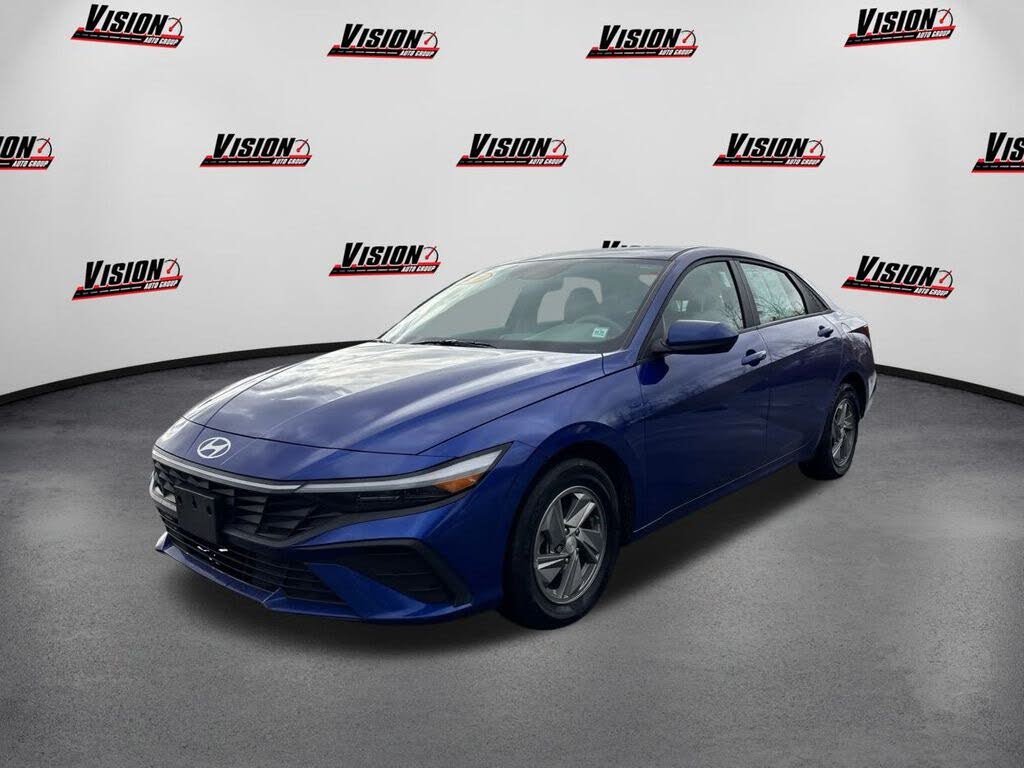 2024 Hyundai Elantra SE FWD