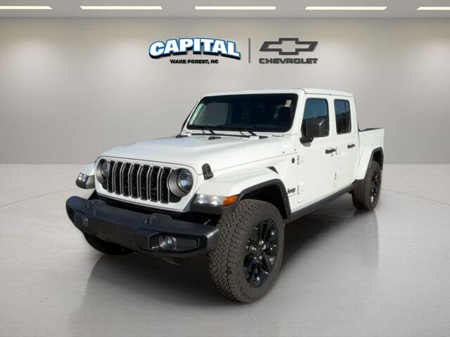 2025 Jeep Gladiator NightHawk Crew Cab 4WD