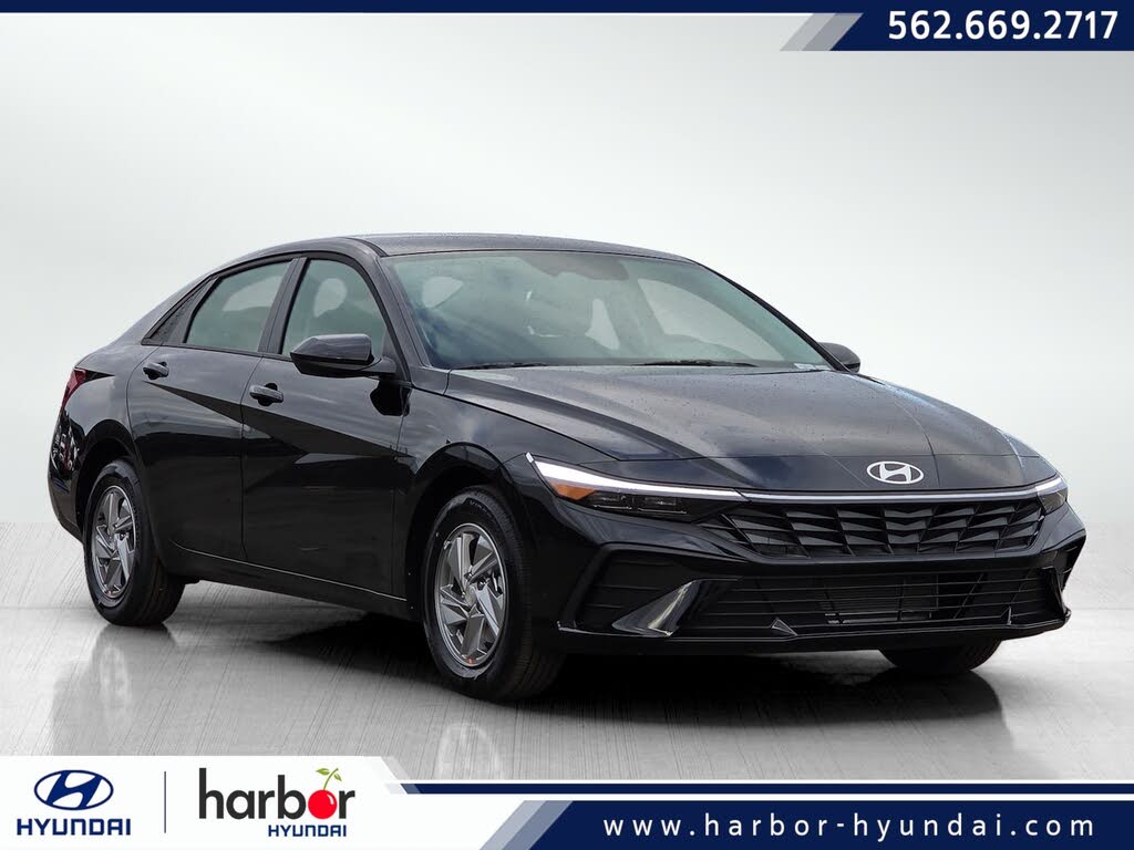 2026 Hyundai Elantra SE FWD