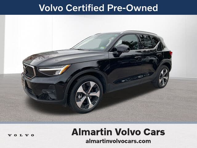 2025 Volvo XC40 B5 Plus Bright Theme AWD