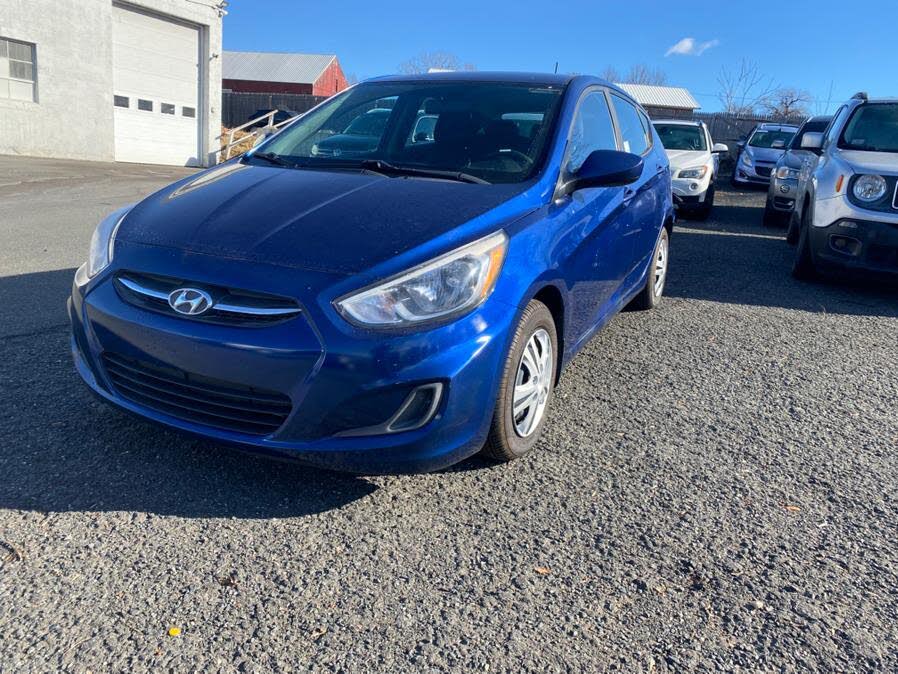 2015 Hyundai Accent GS 4-Door Hatchback FWD