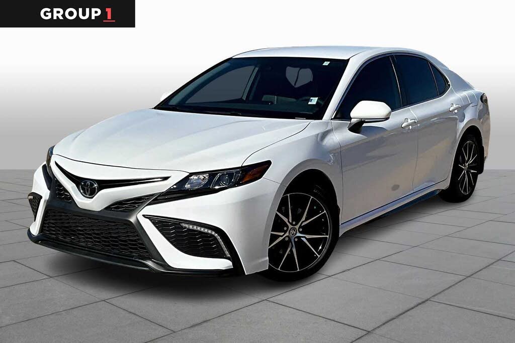 2022 Toyota Camry SE FWD