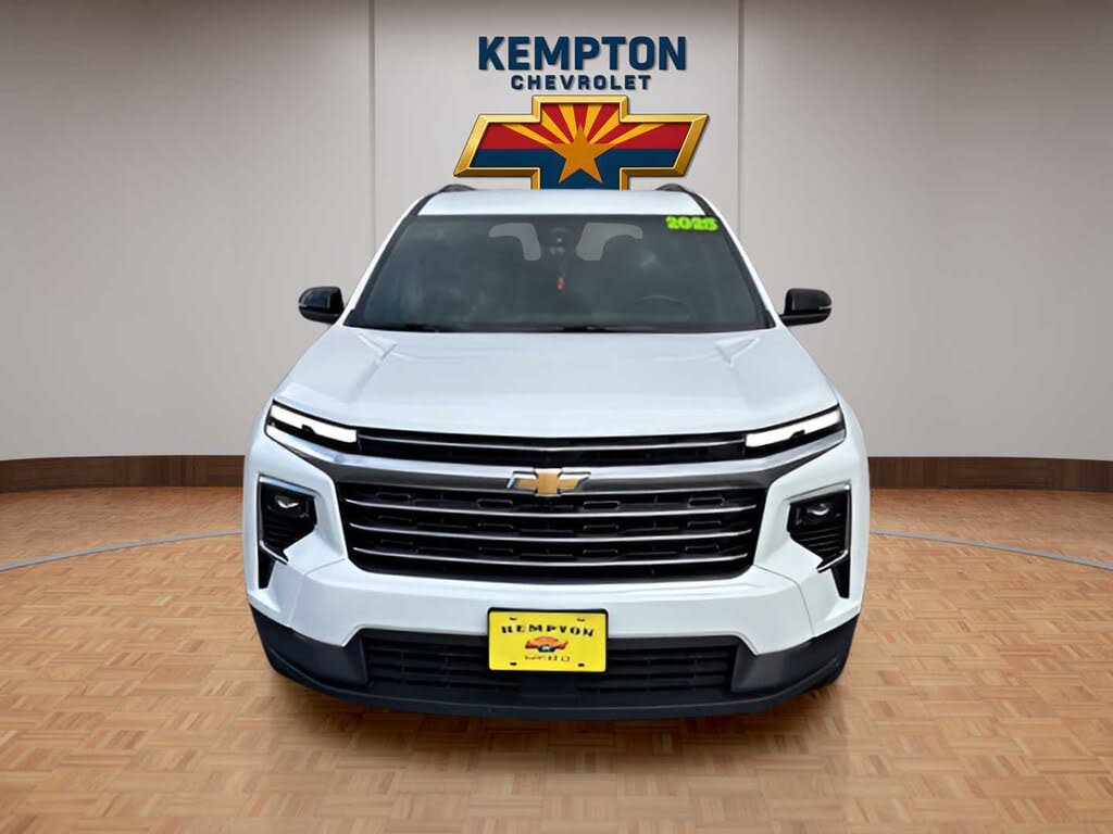 2025 Chevrolet Traverse LT FWD