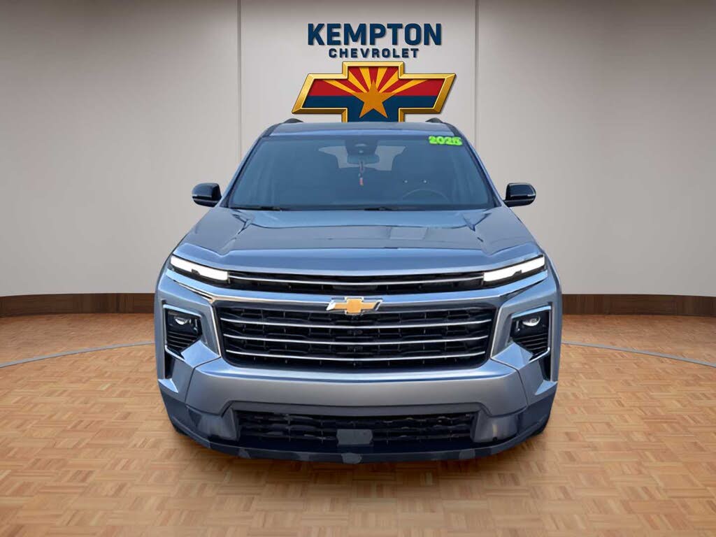 2025 Chevrolet Traverse LT FWD