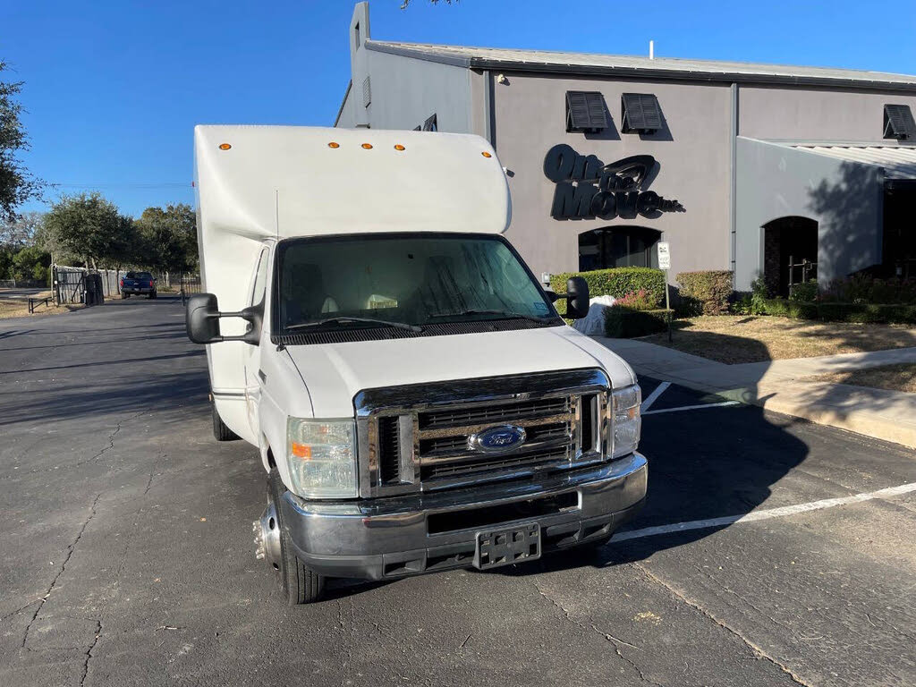 2015 Ford E-Series Chassis E-350 Super Duty 158 DRW Cutaway RWD