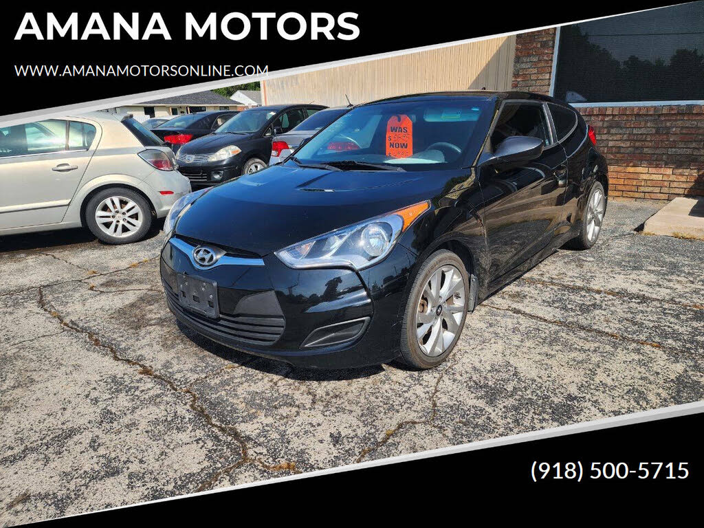 2016 Hyundai Veloster FWD with Yellow Accent Interior