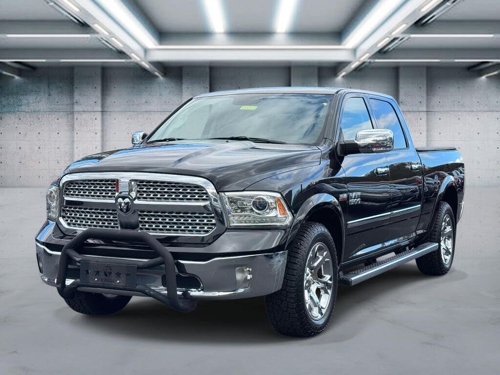 2017 RAM 1500 Laramie Crew Cab 4WD