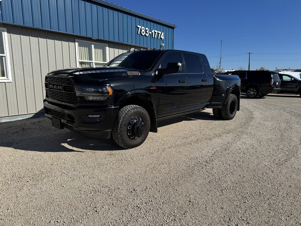 2022 RAM 3500 Limited Mega Cab DRW 4WD