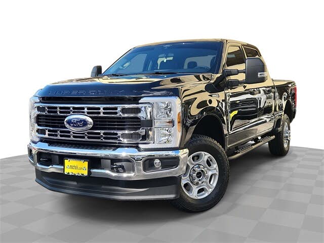 2025 Ford F-250 Super Duty XLT Crew Cab 4WD