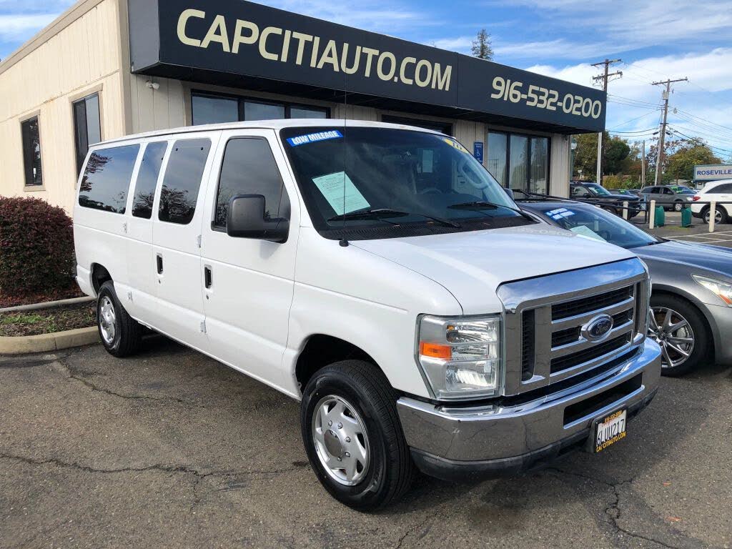 2010 Ford E-Series E-350 XLT Super Duty Passenger Van