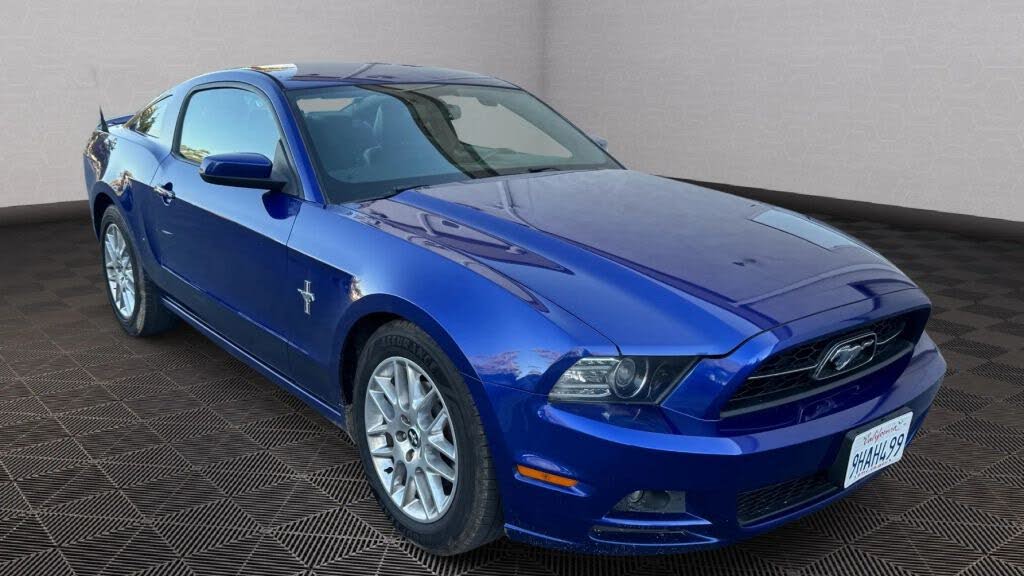 2014 Ford Mustang V6 Premium Coupe RWD