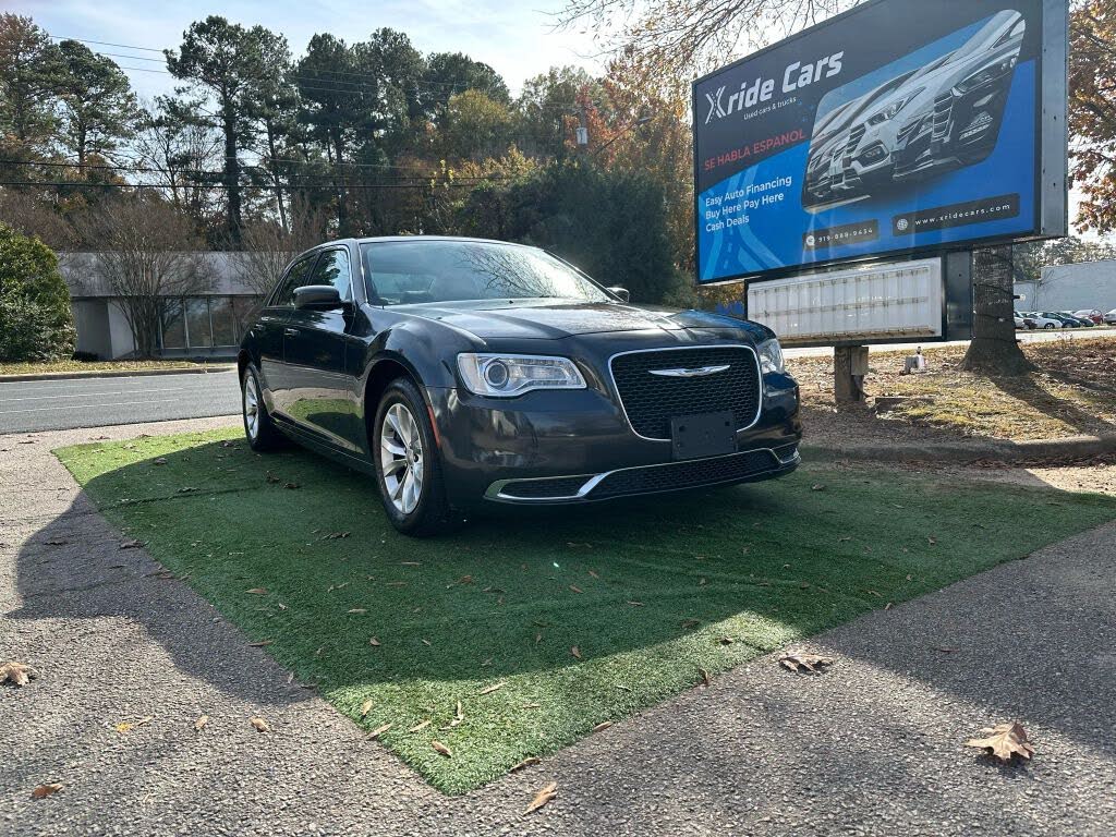 2016 Chrysler 300 Limited RWD
