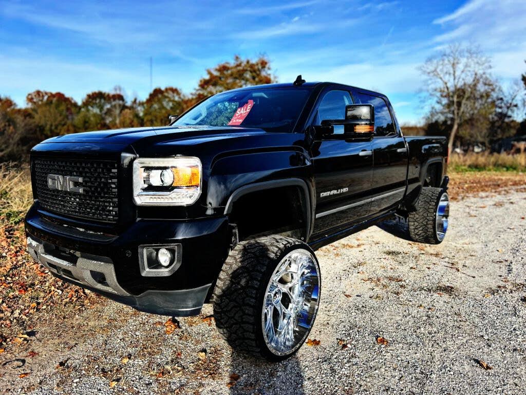 2016 GMC Sierra 2500HD Denali Crew Cab SB 4WD