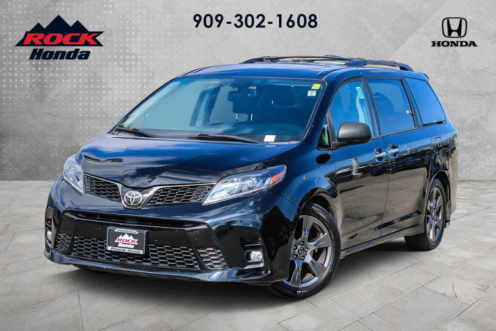 2018 Toyota Sienna SE 8-Passenger FWD