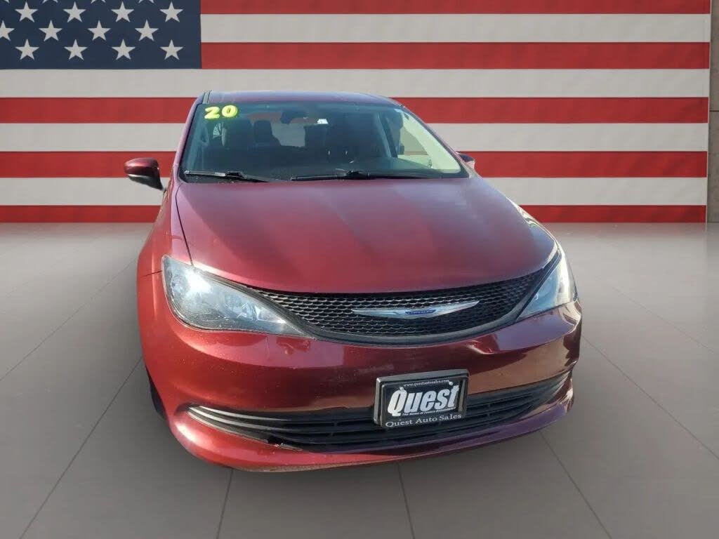 2020 Chrysler Voyager L FWD