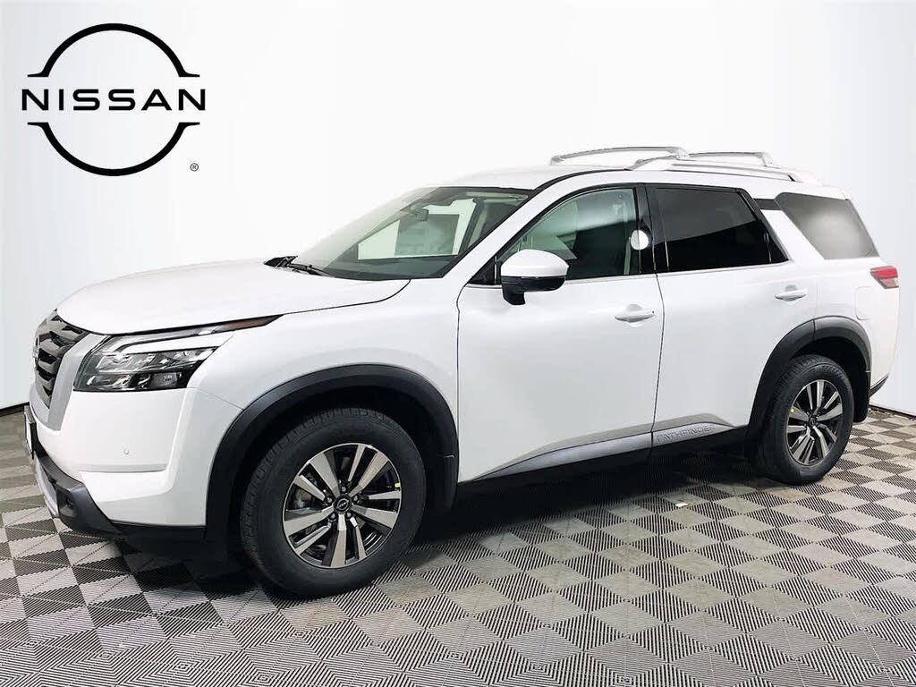 2025 Nissan Pathfinder SL 4WD