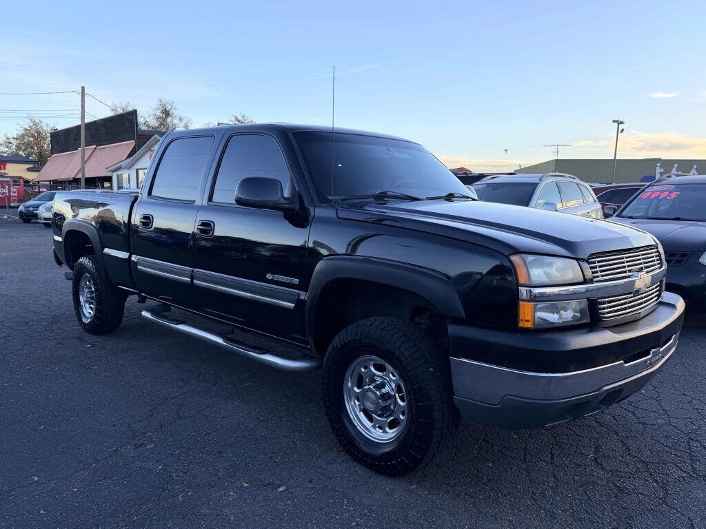 2004 Chevrolet Silverado 2500HD LS Crew Cab LB 4WD