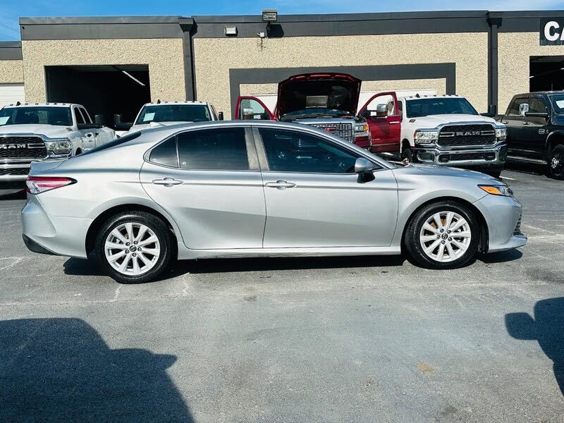 2019 Toyota Camry XLE FWD