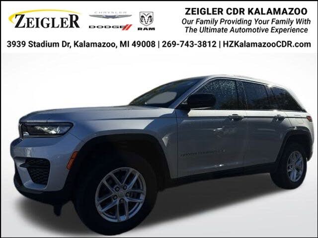 2023 Jeep Grand Cherokee Laredo 4WD