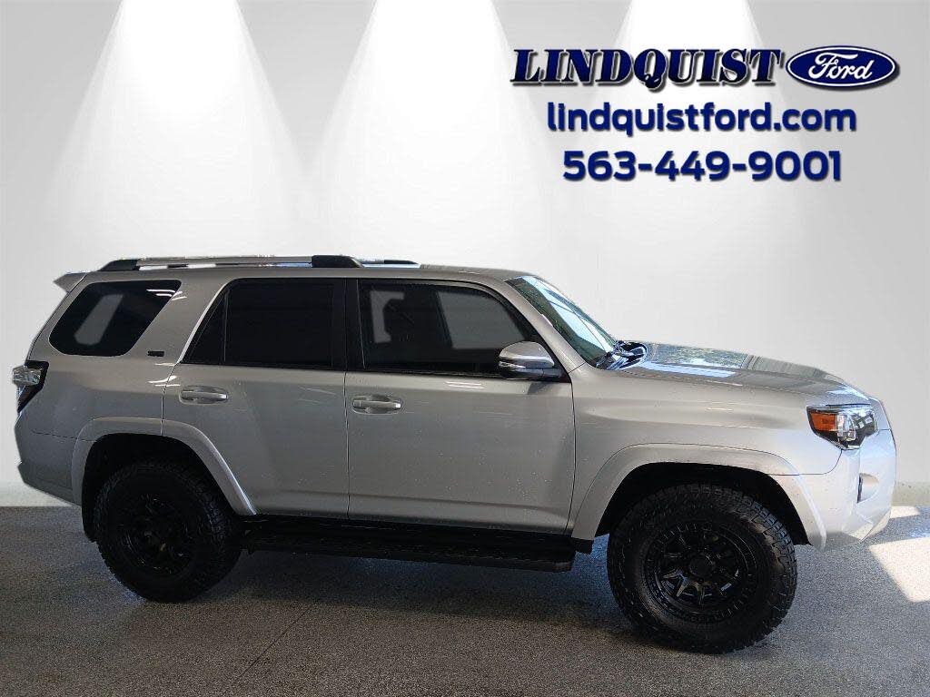 2020 Toyota 4Runner SR5 4WD