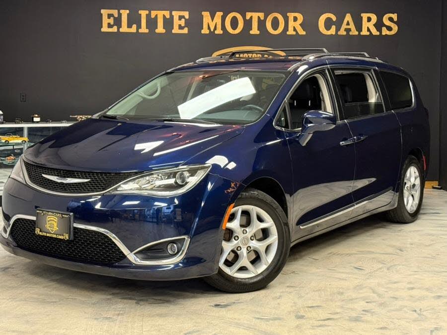 2017 Chrysler Pacifica Touring L Plus FWD