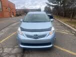Toyota Prius v Five FWD
