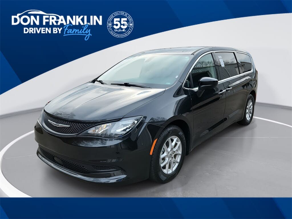 2022 Chrysler Voyager LX FWD