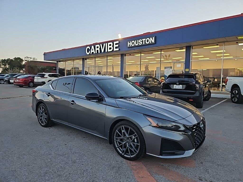 2023 Nissan Altima 2.0 SR FWD