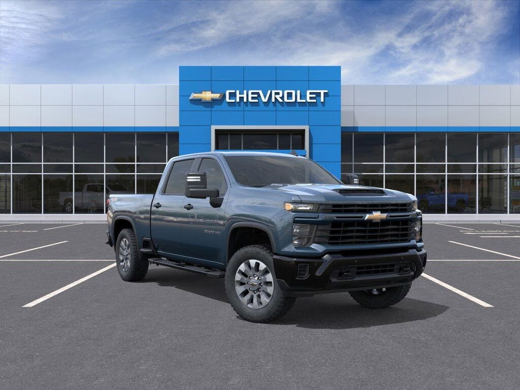 2026 Chevrolet Silverado 2500HD Custom Crew Cab 4WD