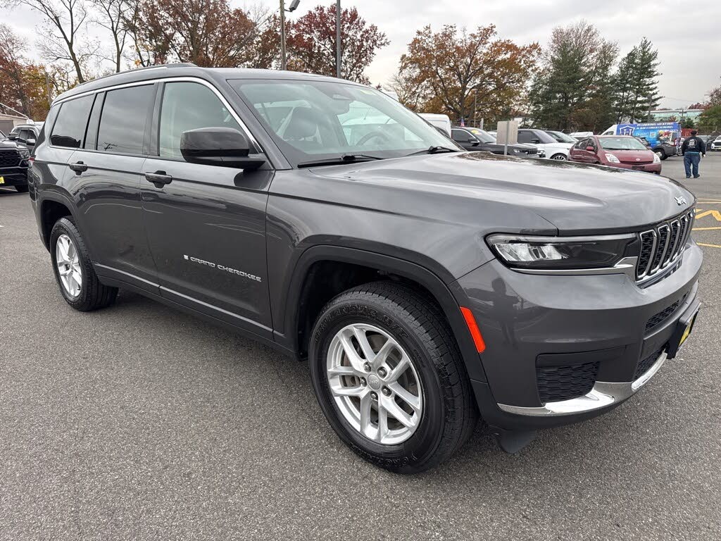 2022 Jeep Grand Cherokee L Laredo 4WD
