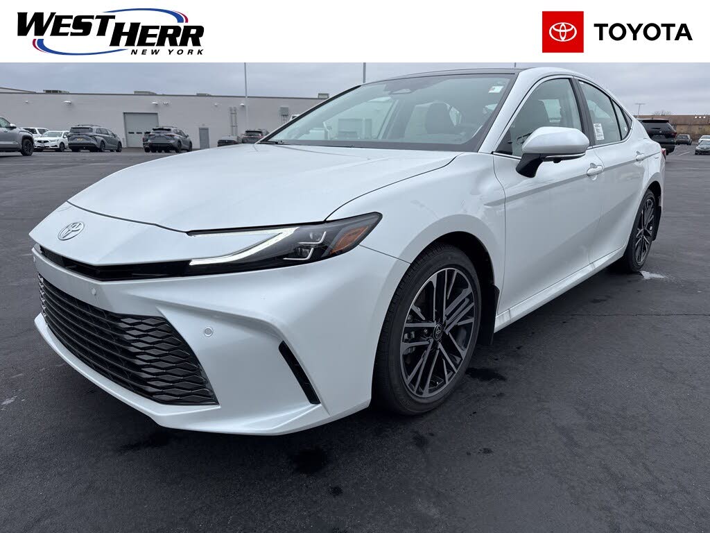 2025 Toyota Camry XLE FWD