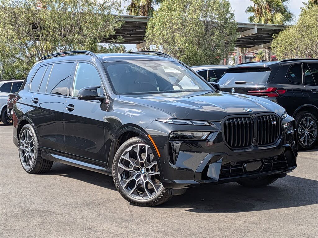 2026 BMW X7 M60i AWD