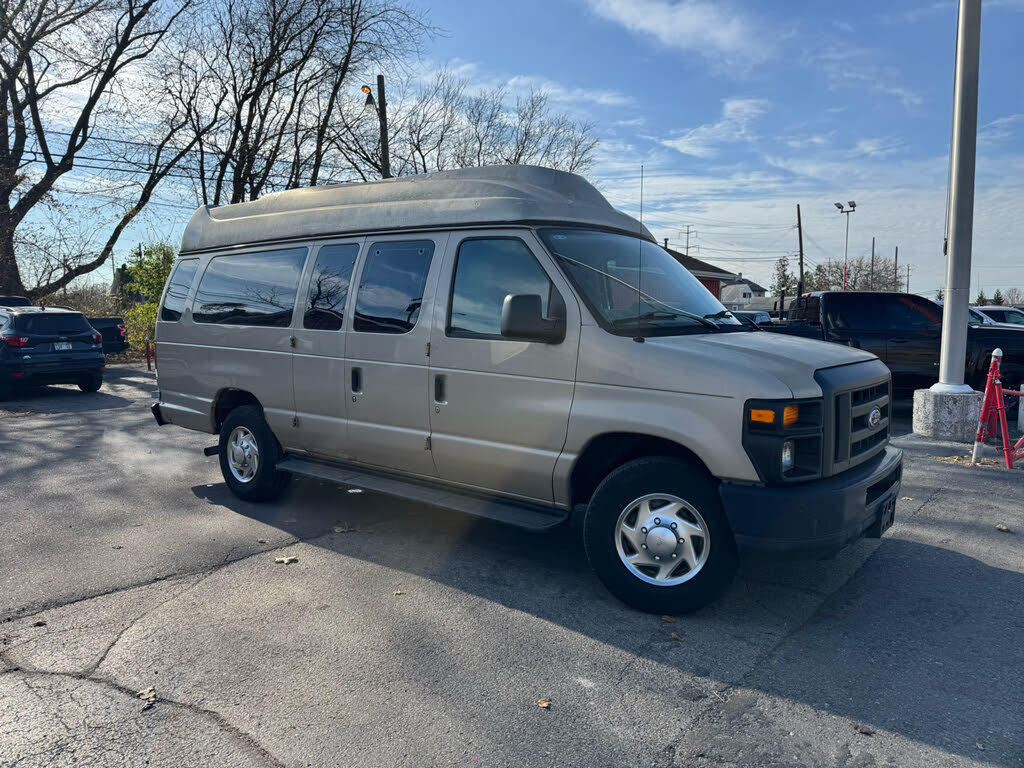 2010 Ford E-Series E-350 XL Super Duty Extended Passenger Van