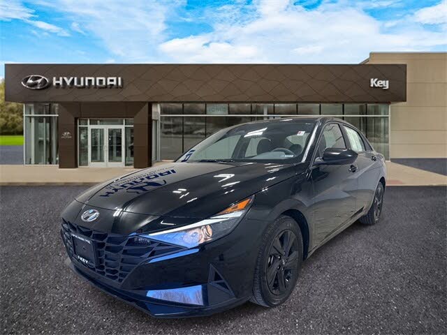 2023 Hyundai Elantra SEL FWD