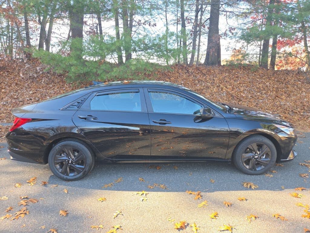 2023 Hyundai Elantra SEL FWD