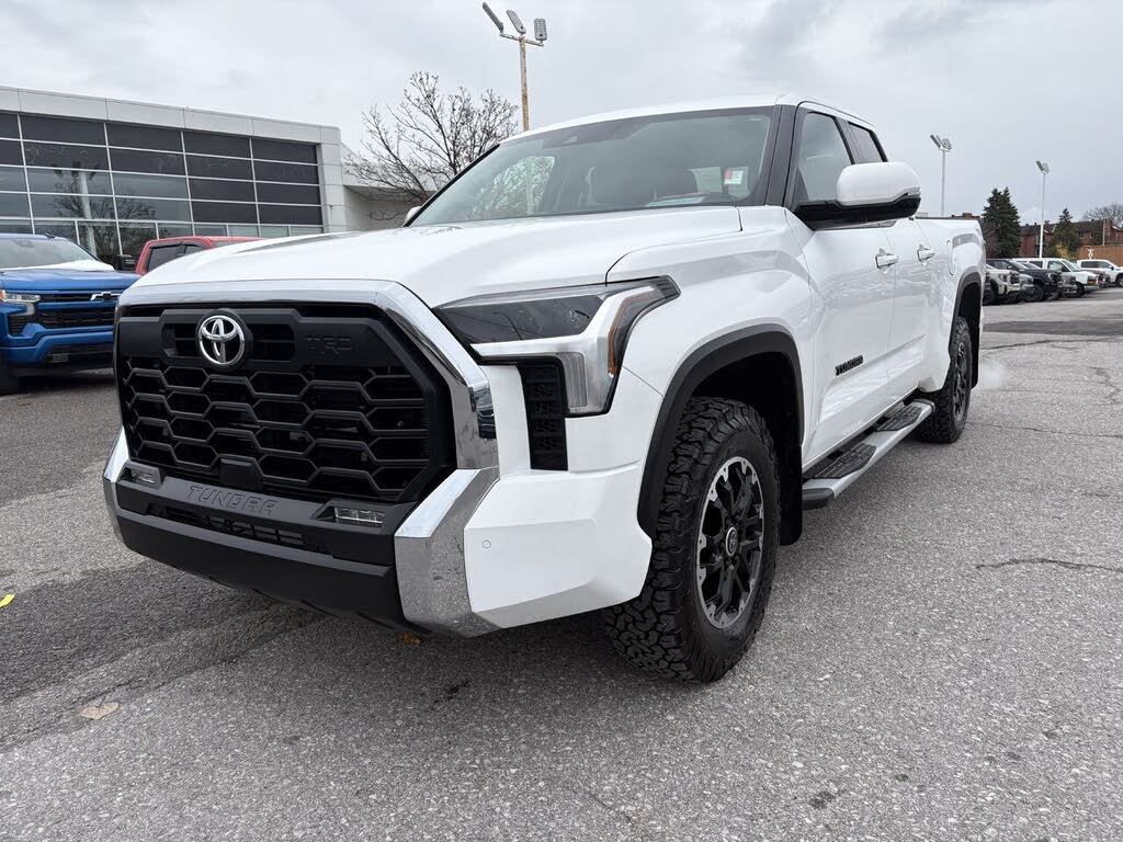 Toyota Tundra SR5 Double Cab 4WD 2024