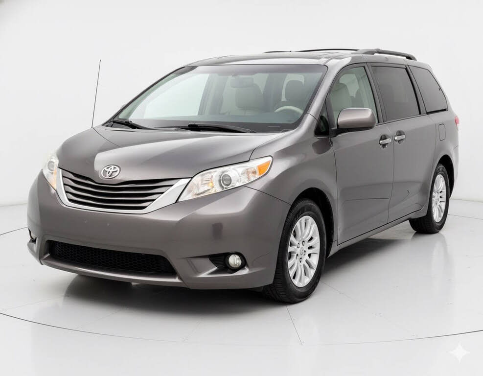 2014 Toyota Sienna XLE 7-Passenger Auto Access Seat