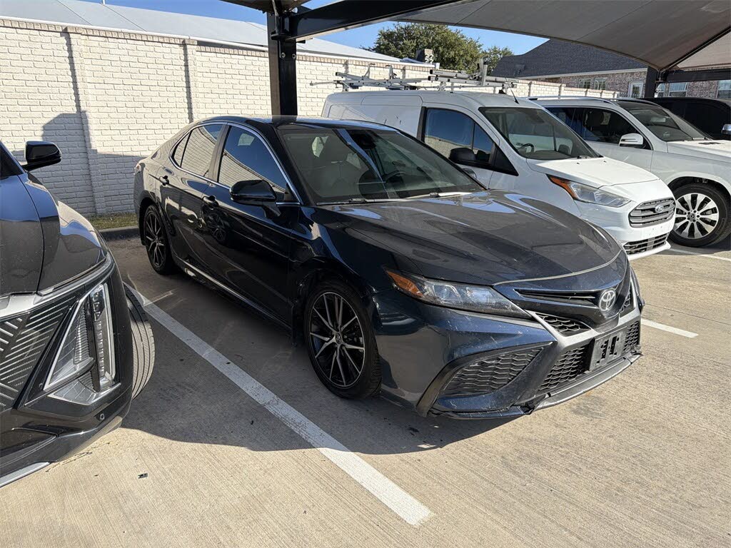 2021 Toyota Camry SE FWD