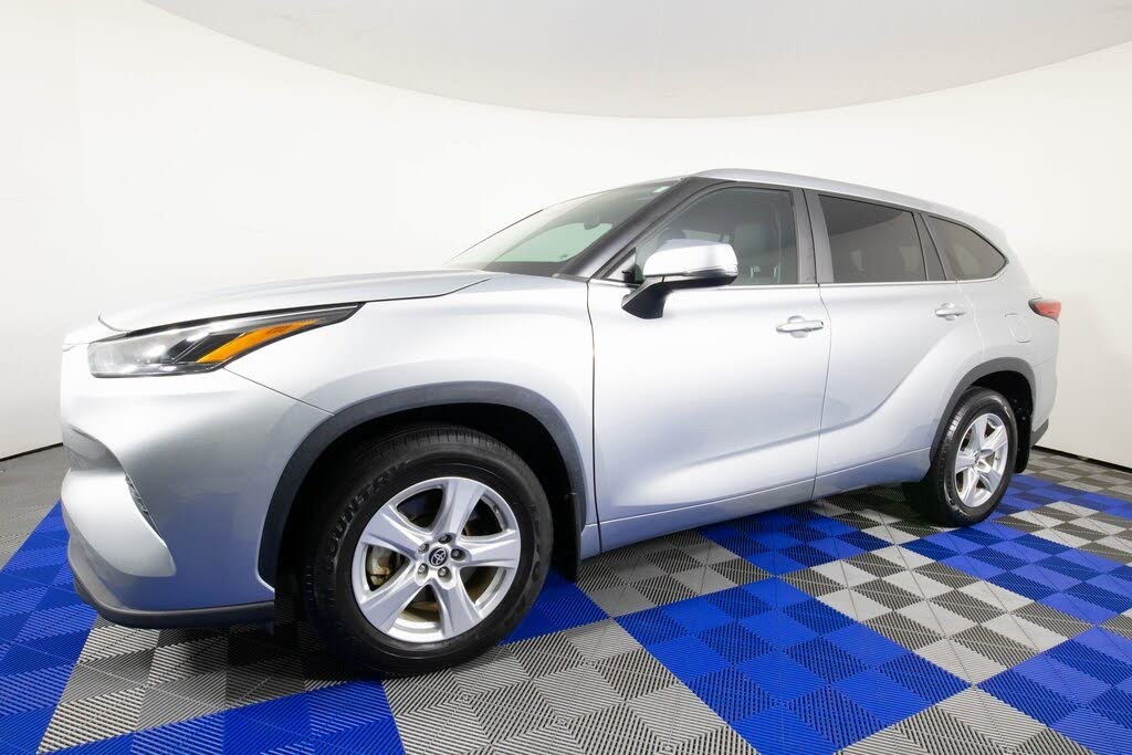 2023 Toyota Highlander Hybrid LE FWD