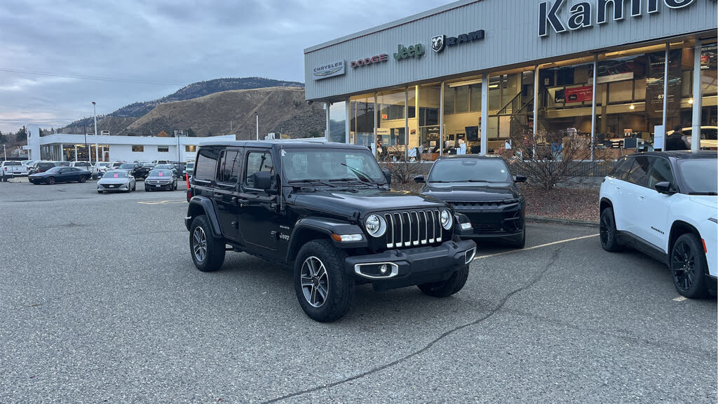 Jeep Wrangler Sahara 4-Door 4WD 2023