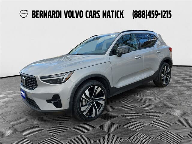 2023 Volvo XC40 B5 Ultimate Dark Theme AWD