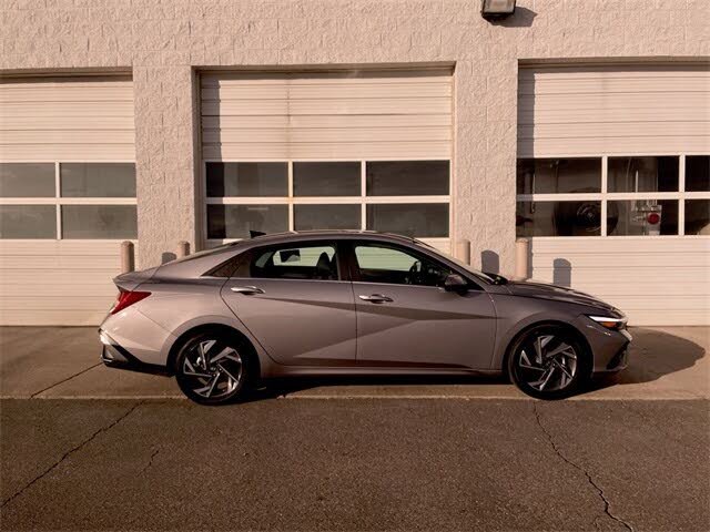 2025 Hyundai Elantra SEL Convenience FWD