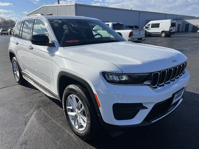 2024 Jeep Grand Cherokee Laredo 4WD