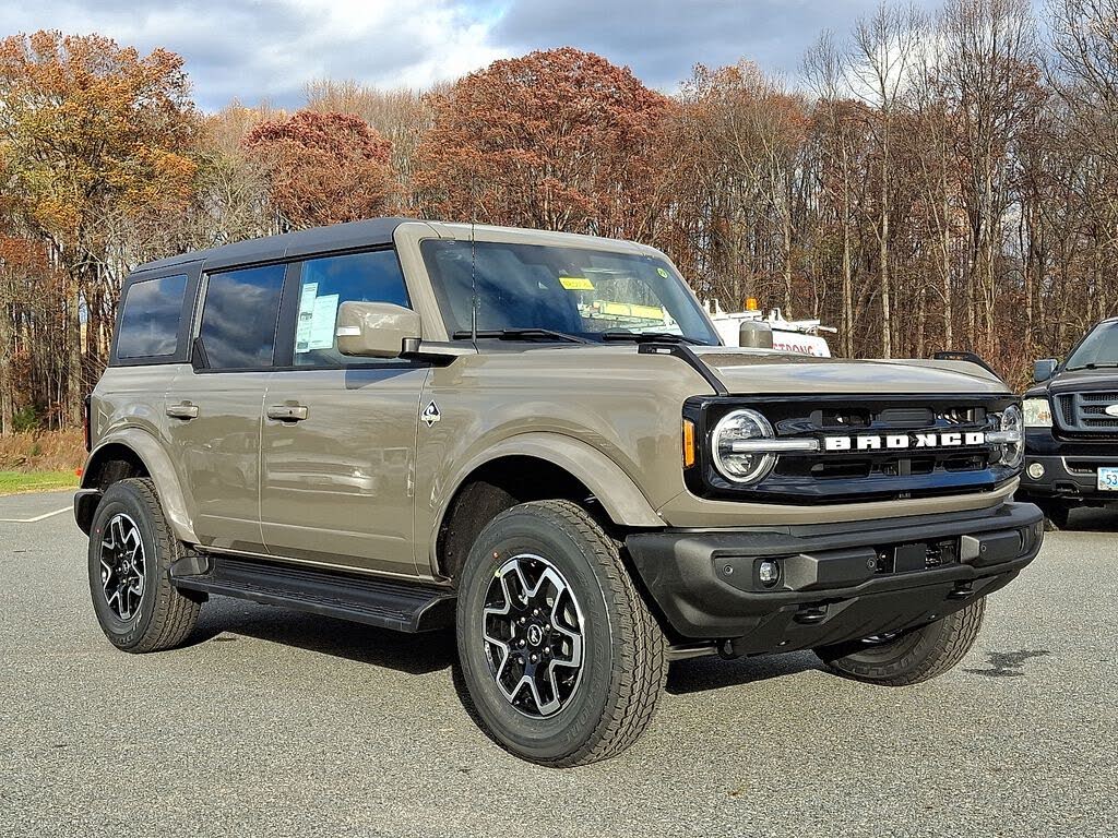 2025 Ford Bronco Outer Banks 4-Door 4WD